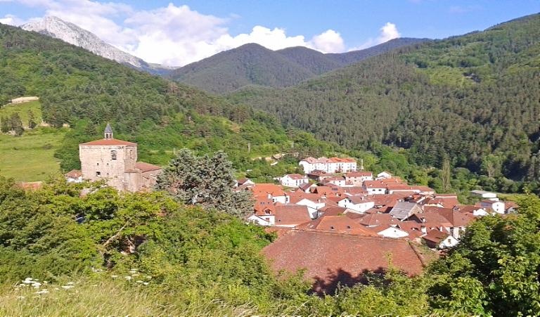 Isaba pueblo Navarra 1