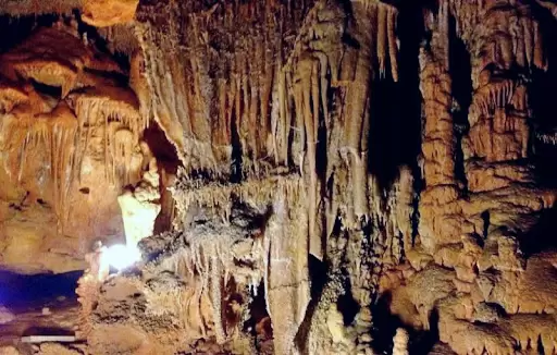Cuevas de Salnitre Montserrat