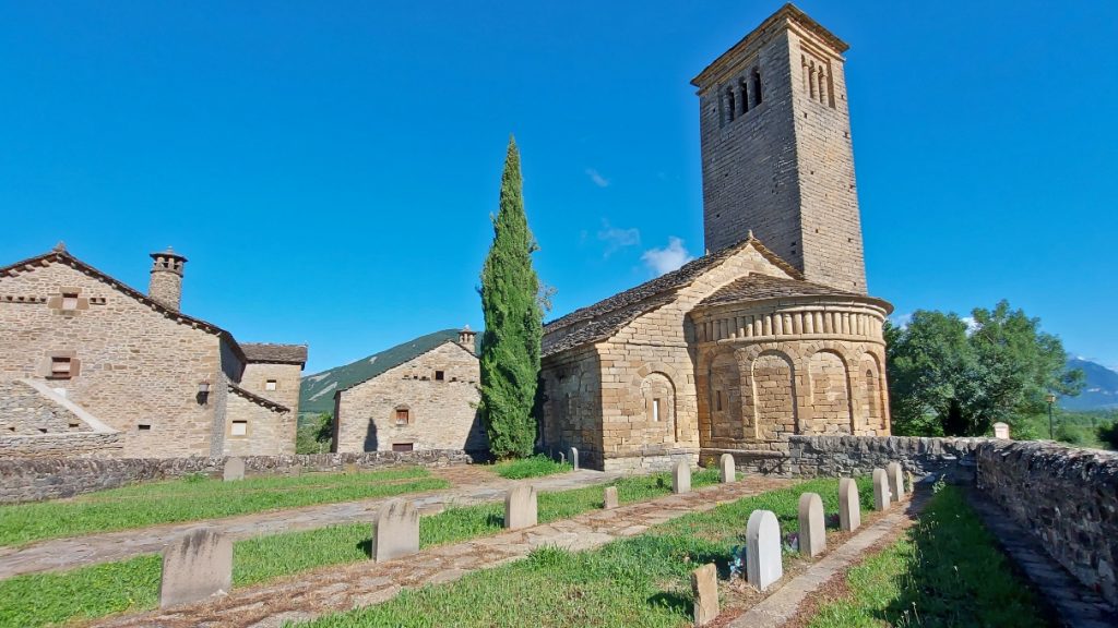 Larrede Iglesia del Olivan Serrablo Huesca Aragon 2