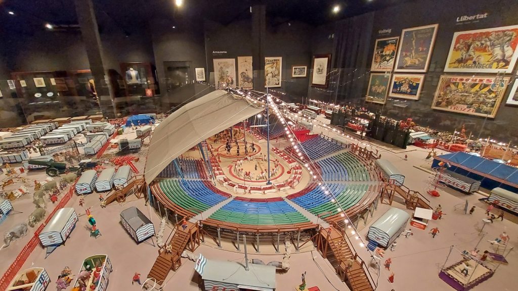 Maqueta de circo en miniatura más grande del mundo
